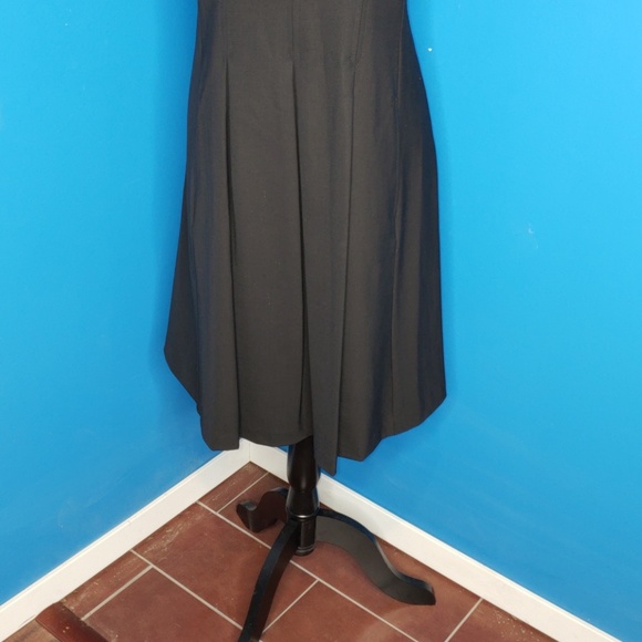 Theory sleeveless "Addison" Italian wool/span LBD - Picture 6 of 8